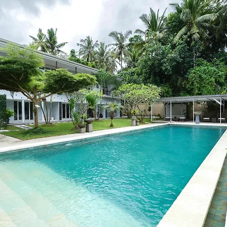 Kimana Villa